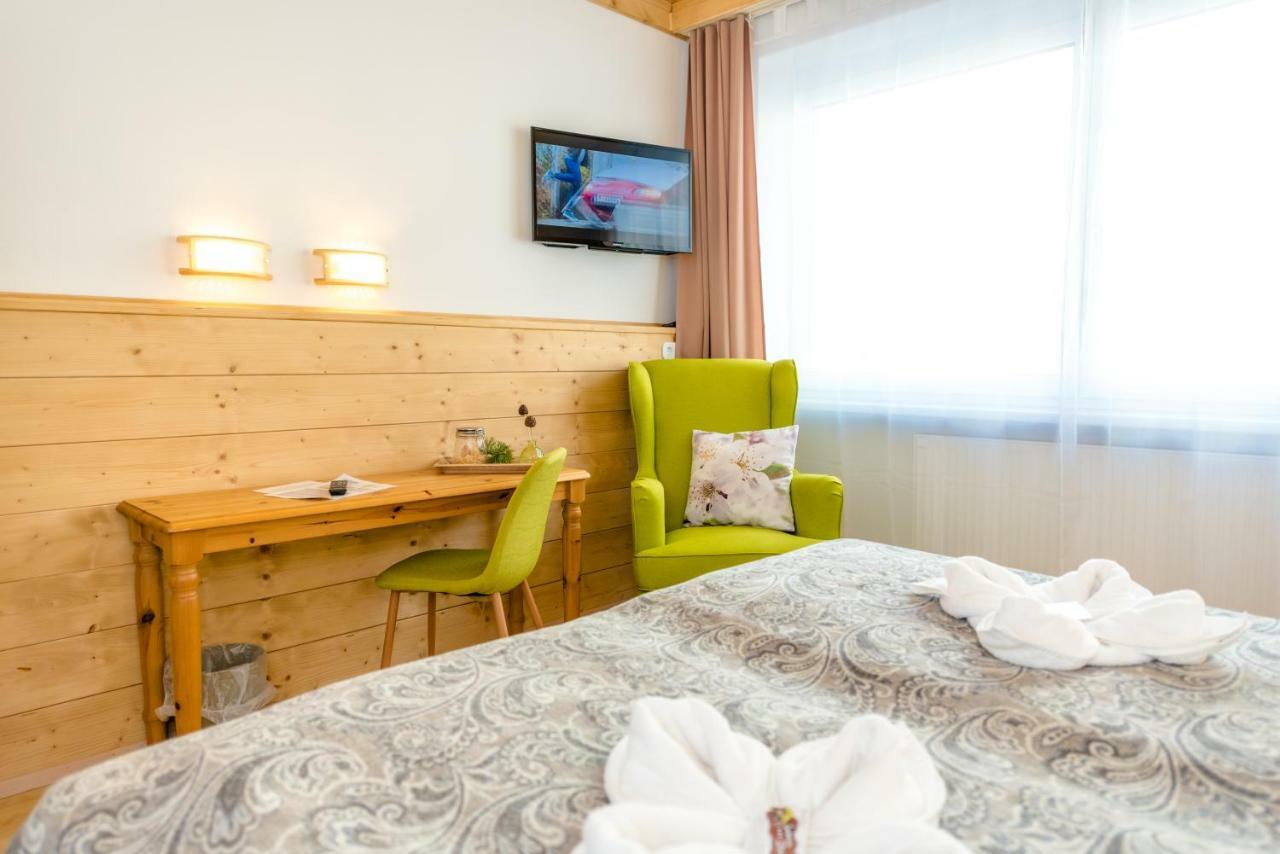 Landpension Birker - Self Check-In Hotel Weisskirchen in Steiermark Luaran gambar